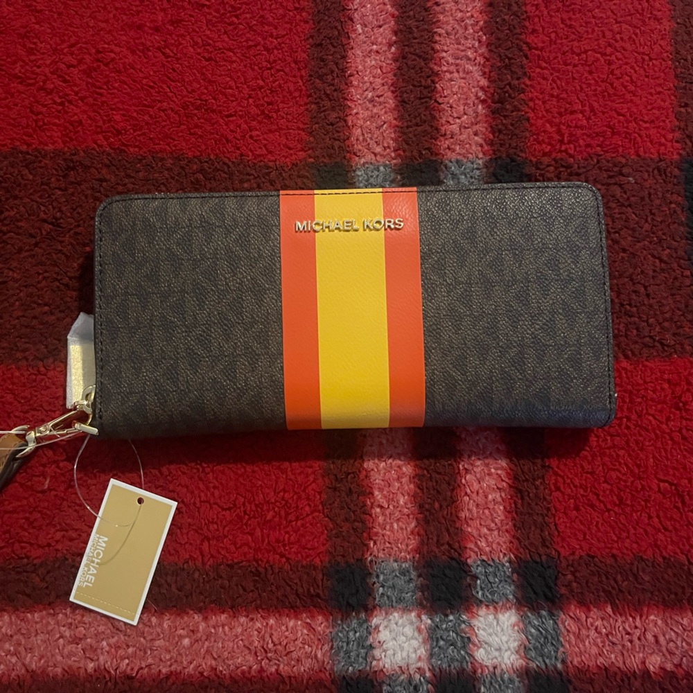 Micheal kors large  Logo Stripe Continental Wallet